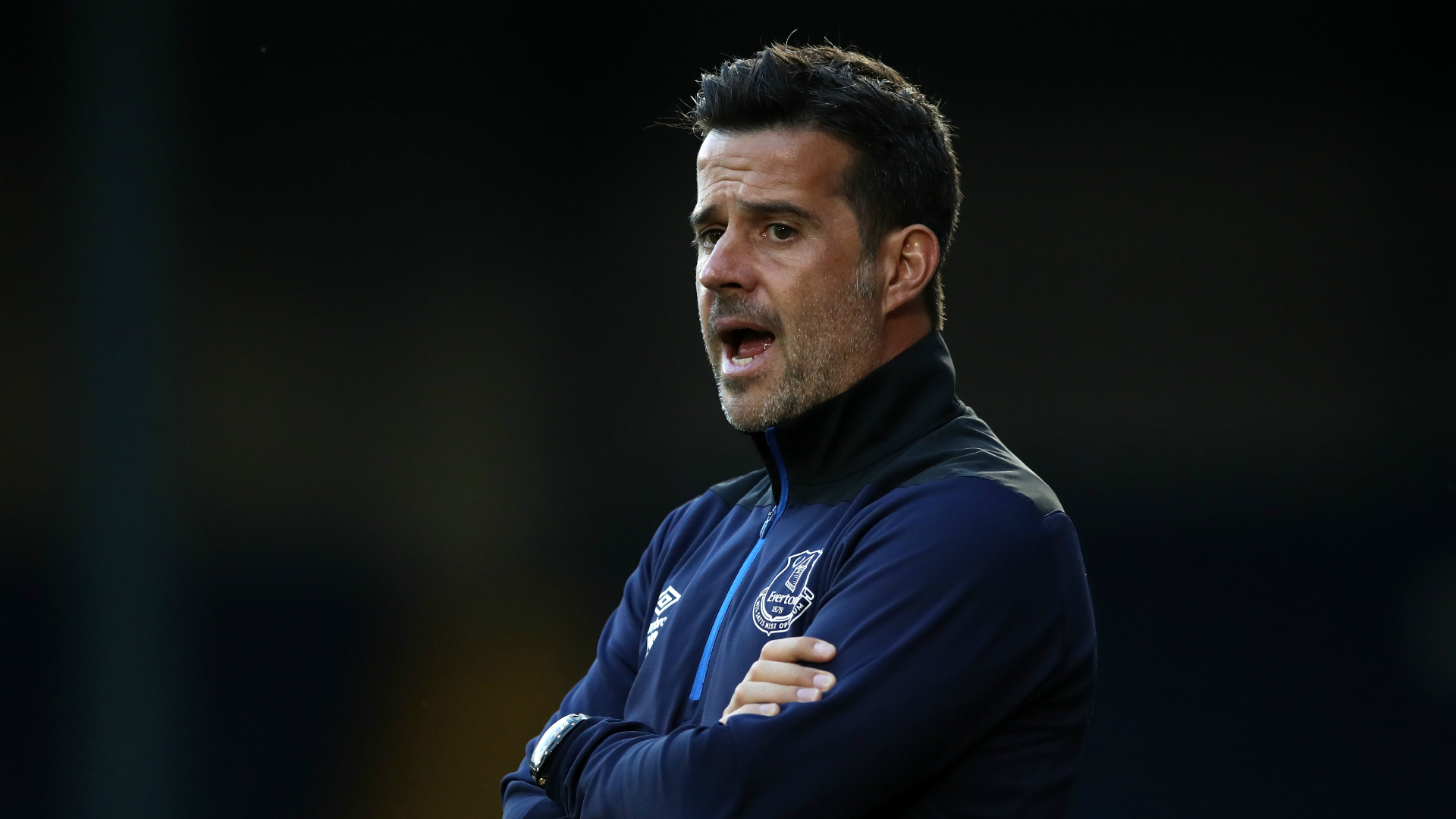 度使他得以 度使他得以